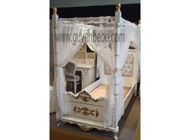luxury palace bed with mosquito net